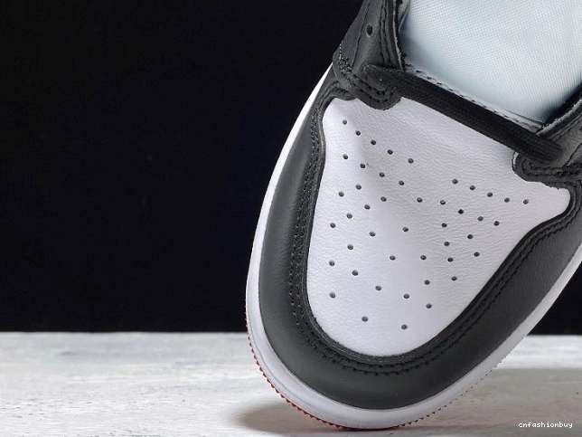 CD0461-016 1 Retro Air Jordan Toe High Satin Black 0822